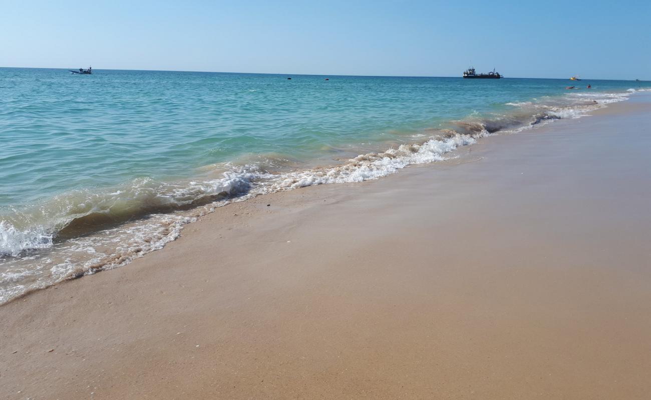 Fuseta Island beach'in fotoğrafı parlak ince kum yüzey ile