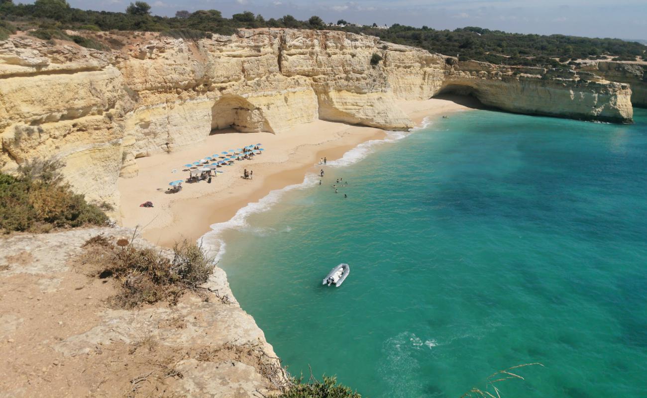 Malhada do Baraco Plajı'in fotoğrafı i̇nce kahverengi kum yüzey ile