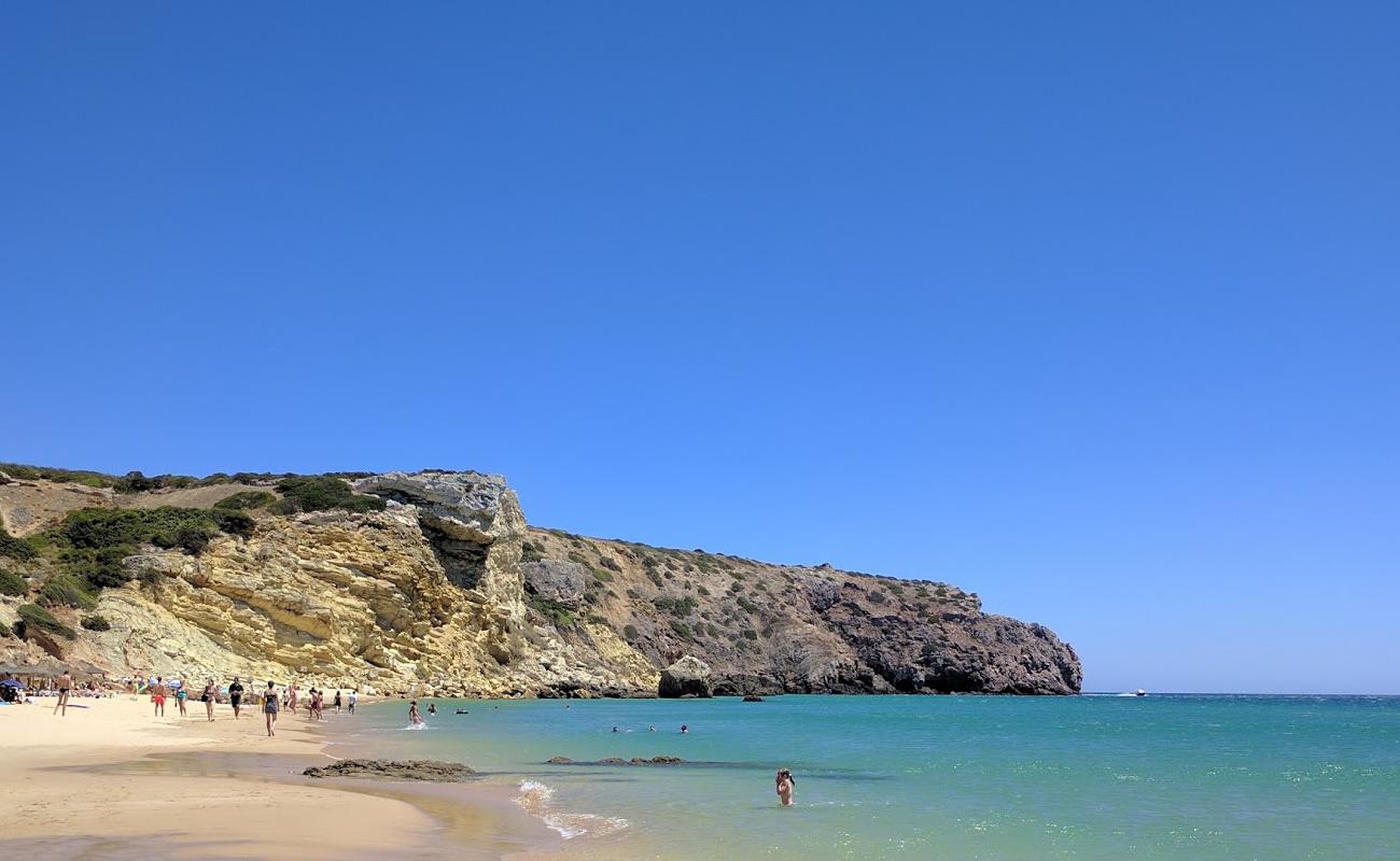 Praia do Zavial'in fotoğrafı parlak ince kum yüzey ile