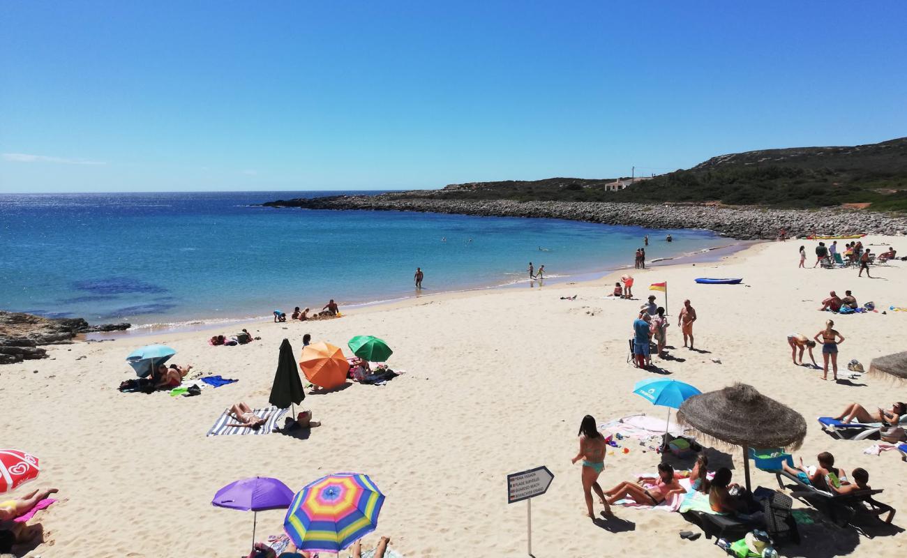 Praia da Ingrina'in fotoğrafı parlak ince kum yüzey ile