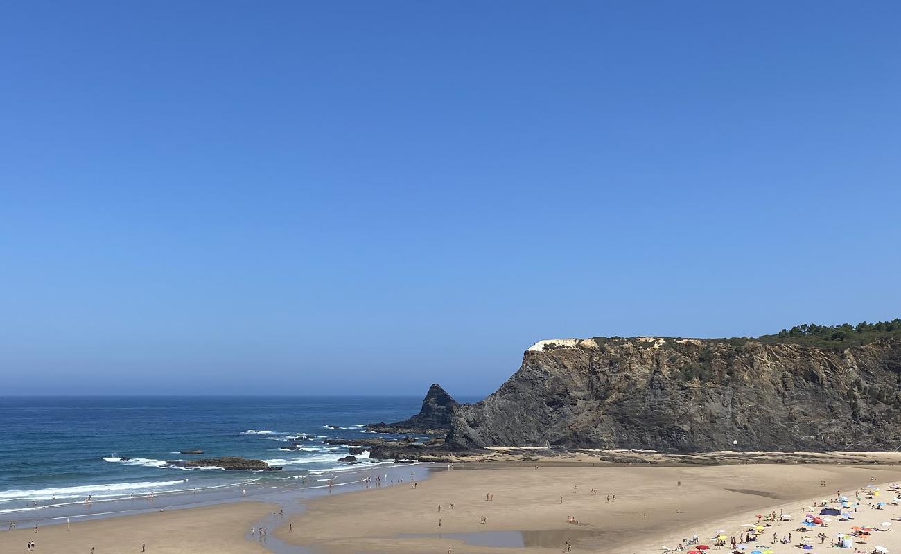 Praia de Odeceixe Mar'in fotoğrafı i̇nce bej kum yüzey ile