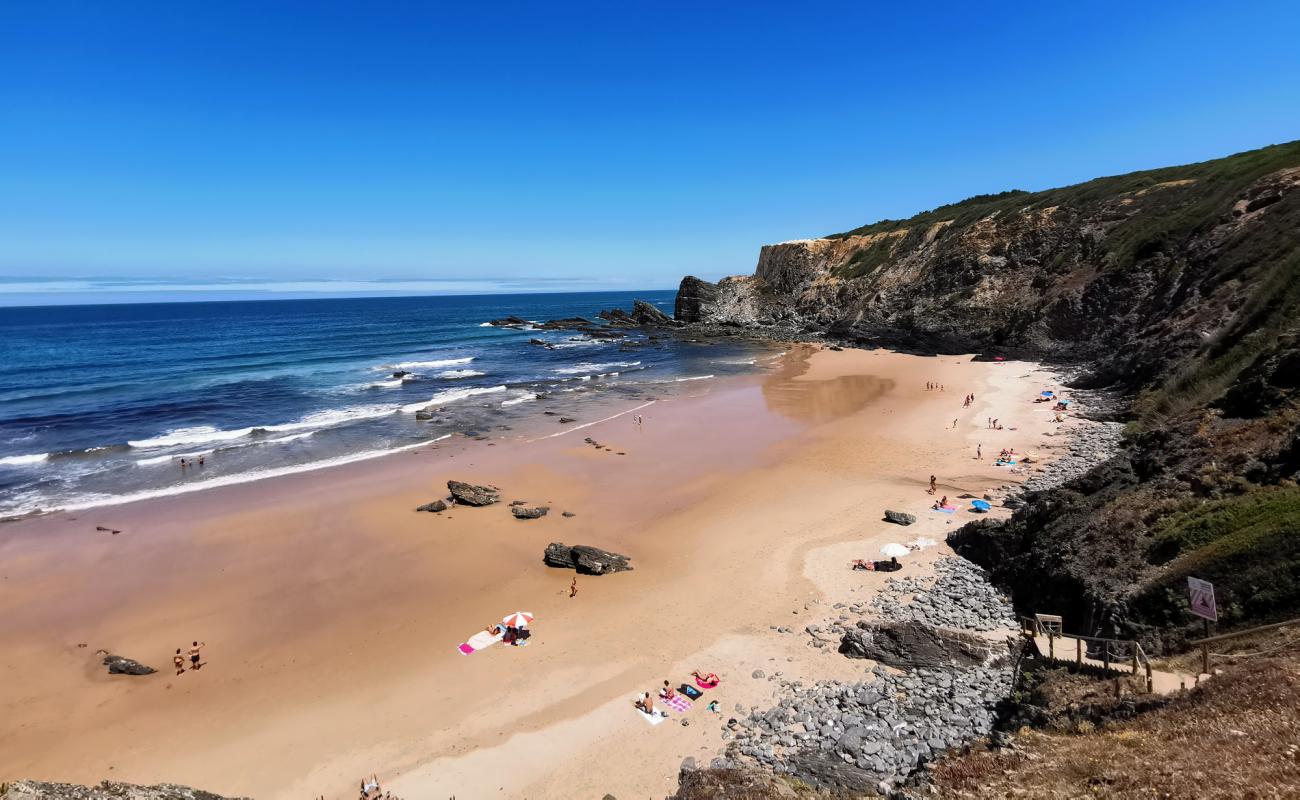 Praia da Amalia'in fotoğrafı parlak ince kum yüzey ile