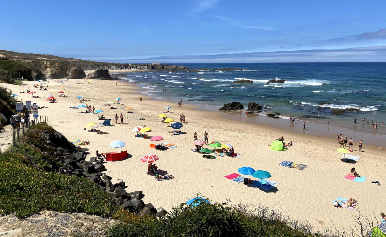 Praia de Almograve'in fotoğrafı i̇nce bej kum yüzey ile