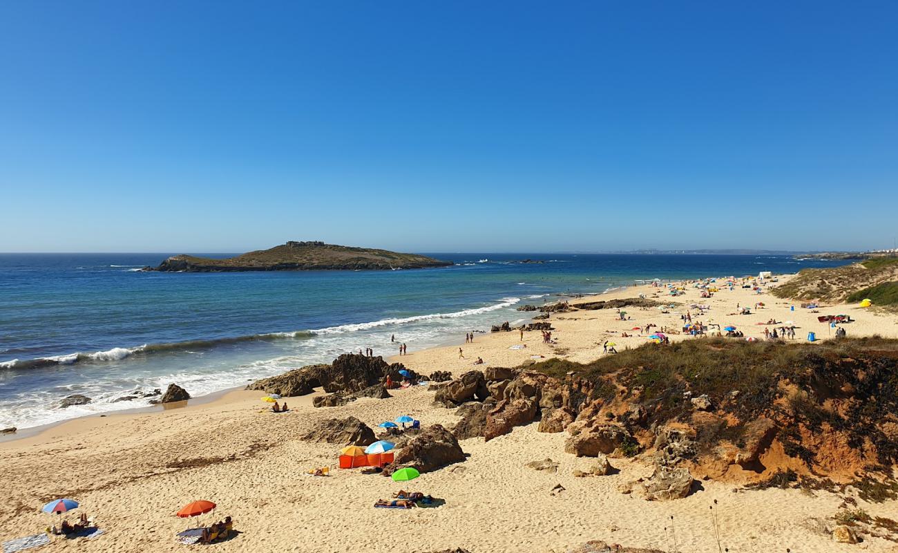 Pessegueiro Island Beach'in fotoğrafı açık bej kum yüzey ile
