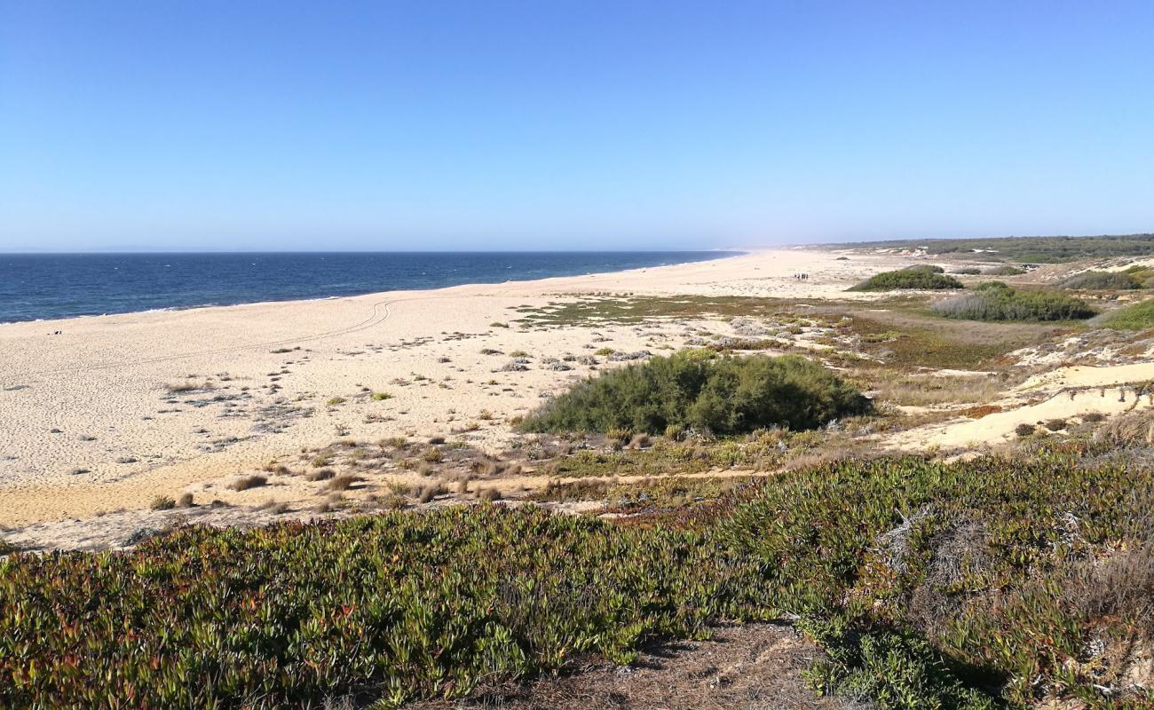 Praia do Lago'in fotoğrafı açık bej kum yüzey ile