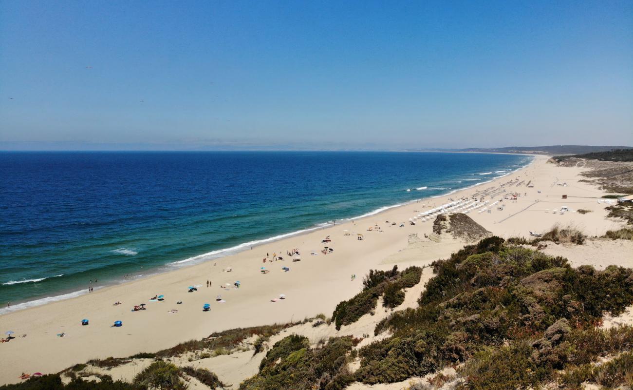 Praia do Meco'in fotoğrafı i̇nce beyaz kum yüzey ile