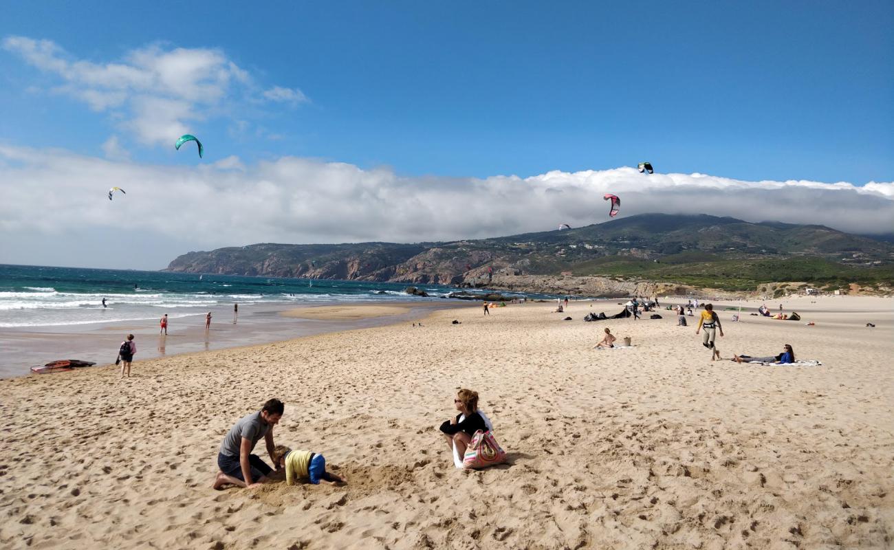 Guincho Beach'in fotoğrafı i̇nce bej kum yüzey ile