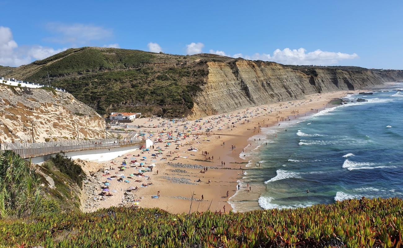 Praia do Magoito'in fotoğrafı i̇nce bej kum yüzey ile