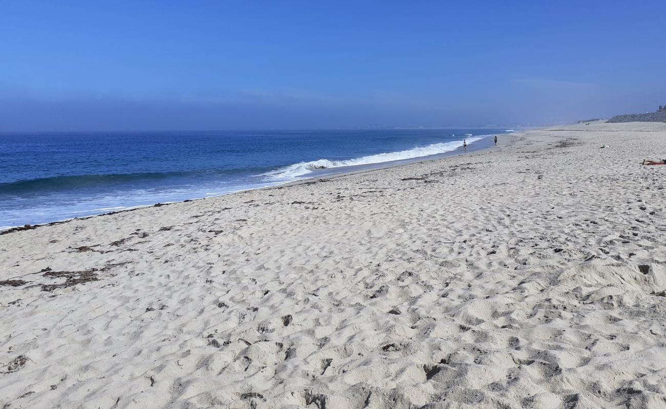 Praia de Mindelo'in fotoğrafı parlak ince kum yüzey ile