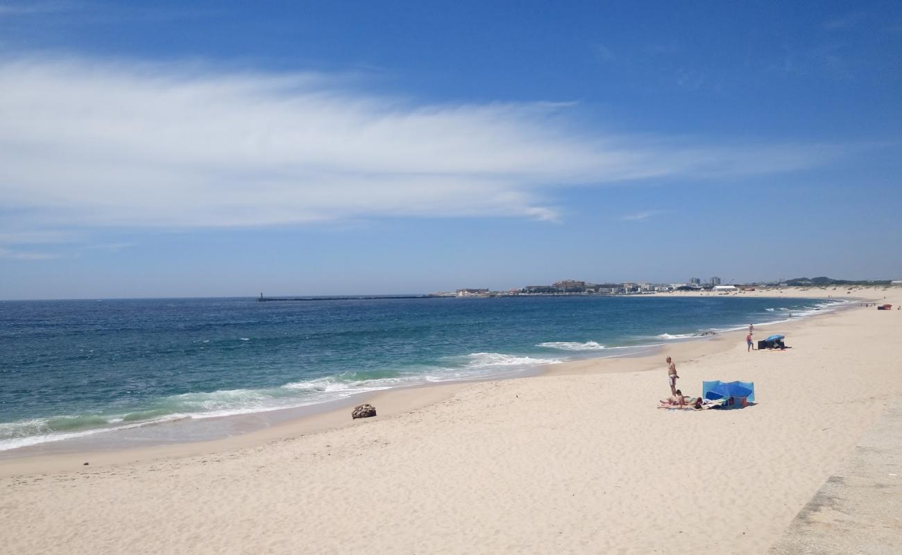 Praia de Arvore'in fotoğrafı parlak ince kum yüzey ile