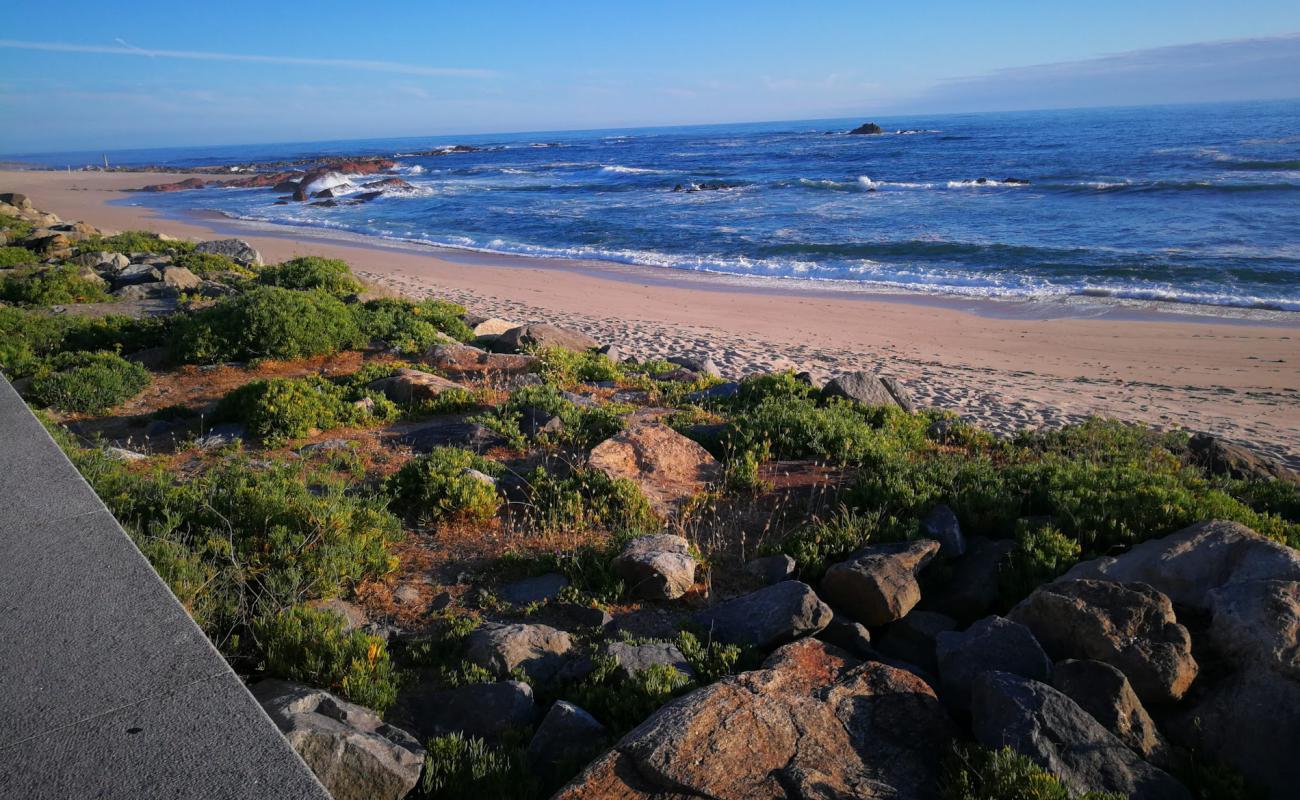 Caxinas beach'in fotoğrafı parlak kum yüzey ile