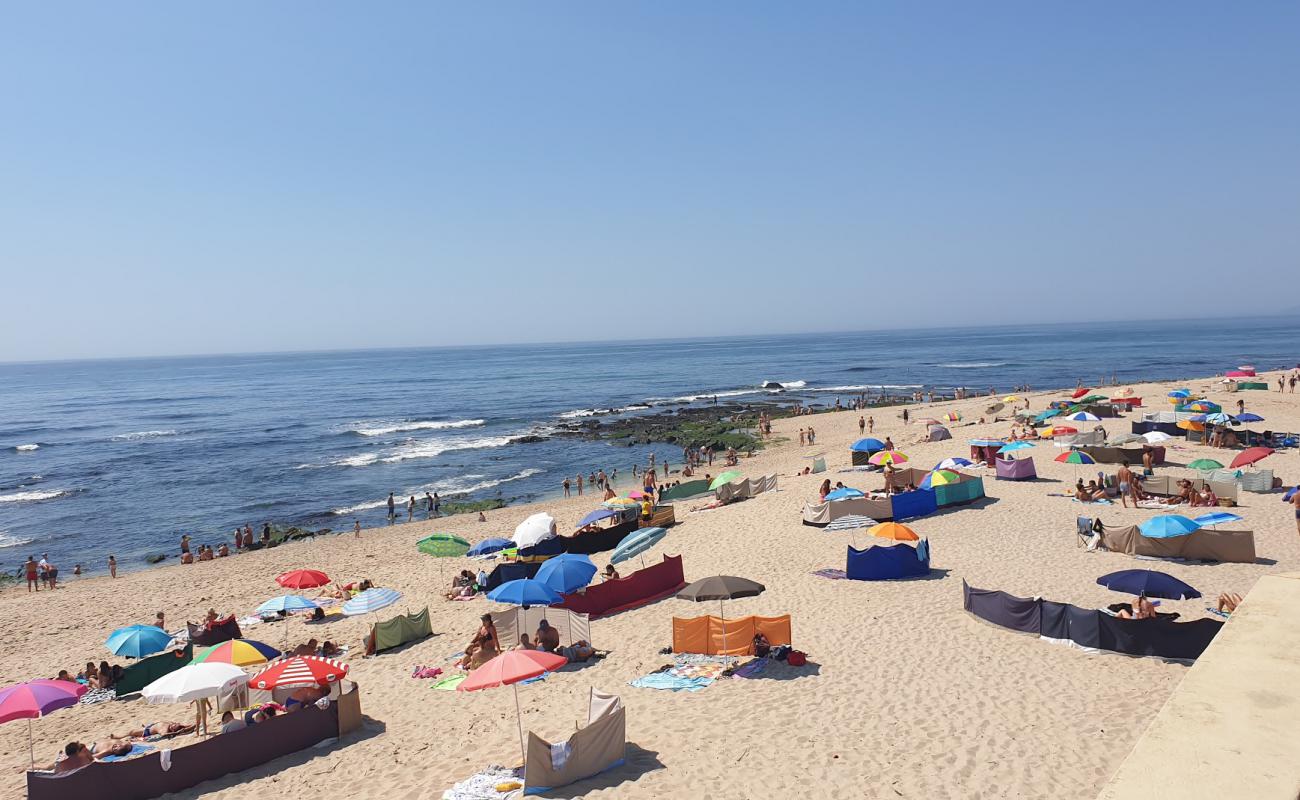 Praia de Paimo'in fotoğrafı parlak ince kum yüzey ile