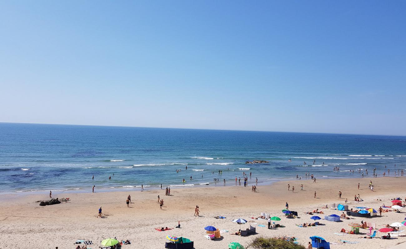 Praia da Apulia'in fotoğrafı parlak ince kum yüzey ile