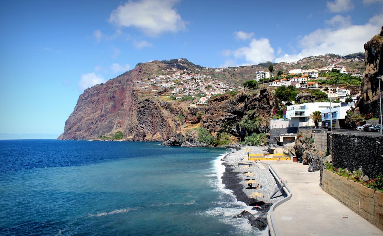 Praia de Vigario'in fotoğrafı gri çakıl taşı yüzey ile