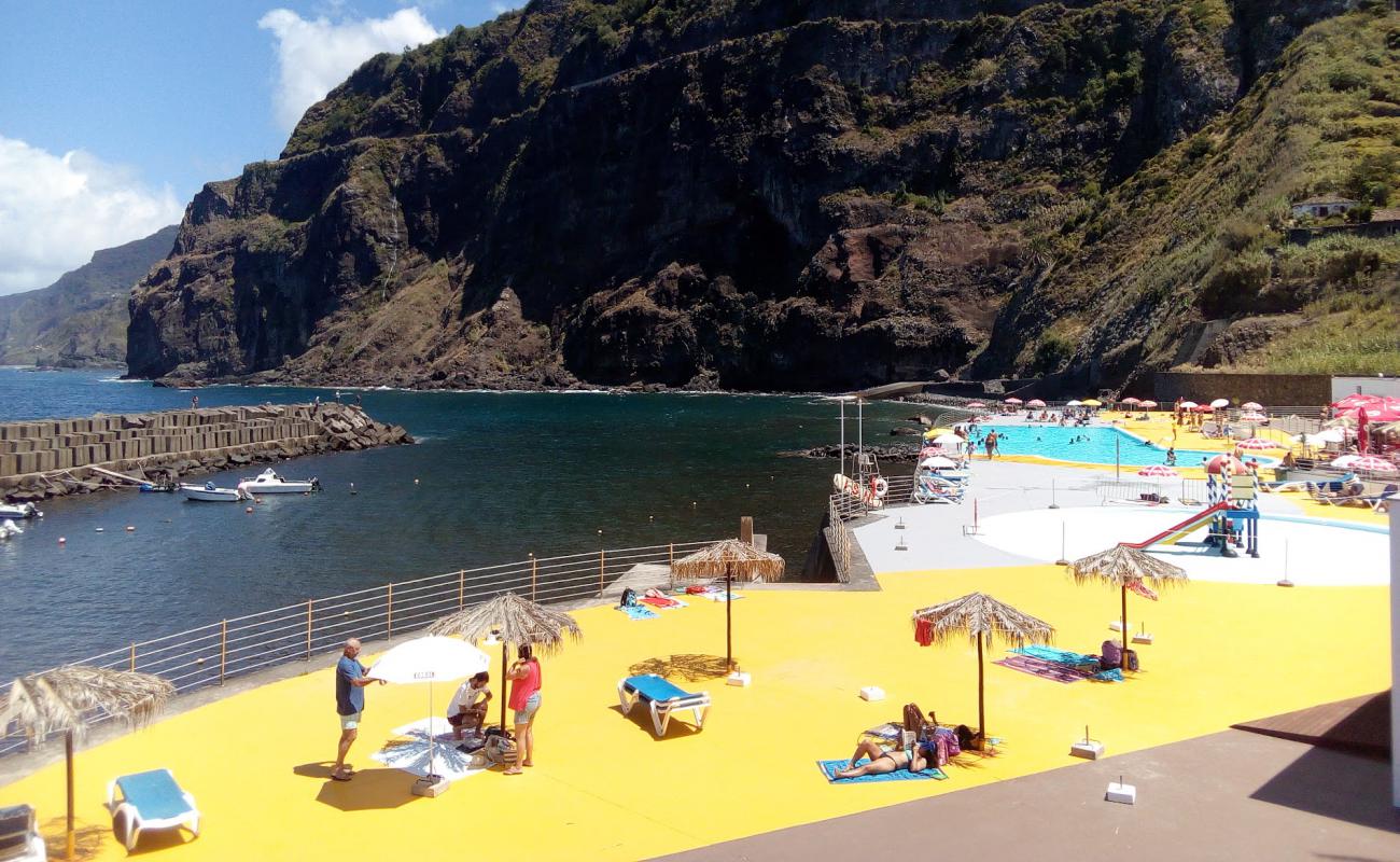 Piscinas de Ponta Delgada'in fotoğrafı beton kaplı yüzey yüzey ile