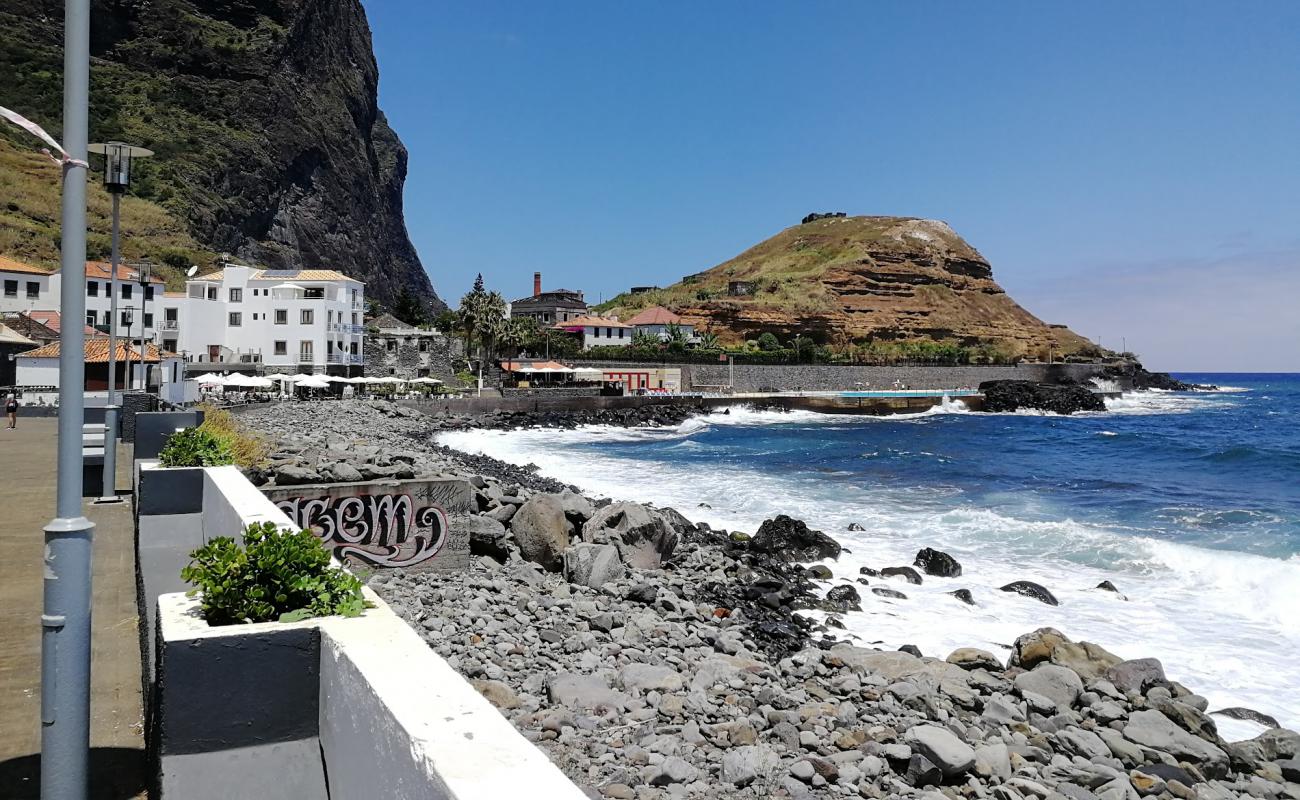 Piscina do Porto da Cruz'in fotoğrafı taşlar yüzey ile