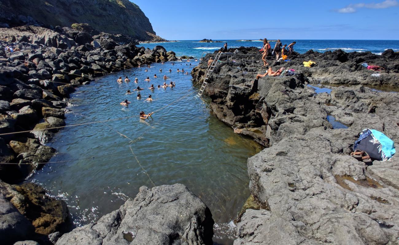 Ponta da Ferraria'in fotoğrafı kayalık arazi yüzey ile