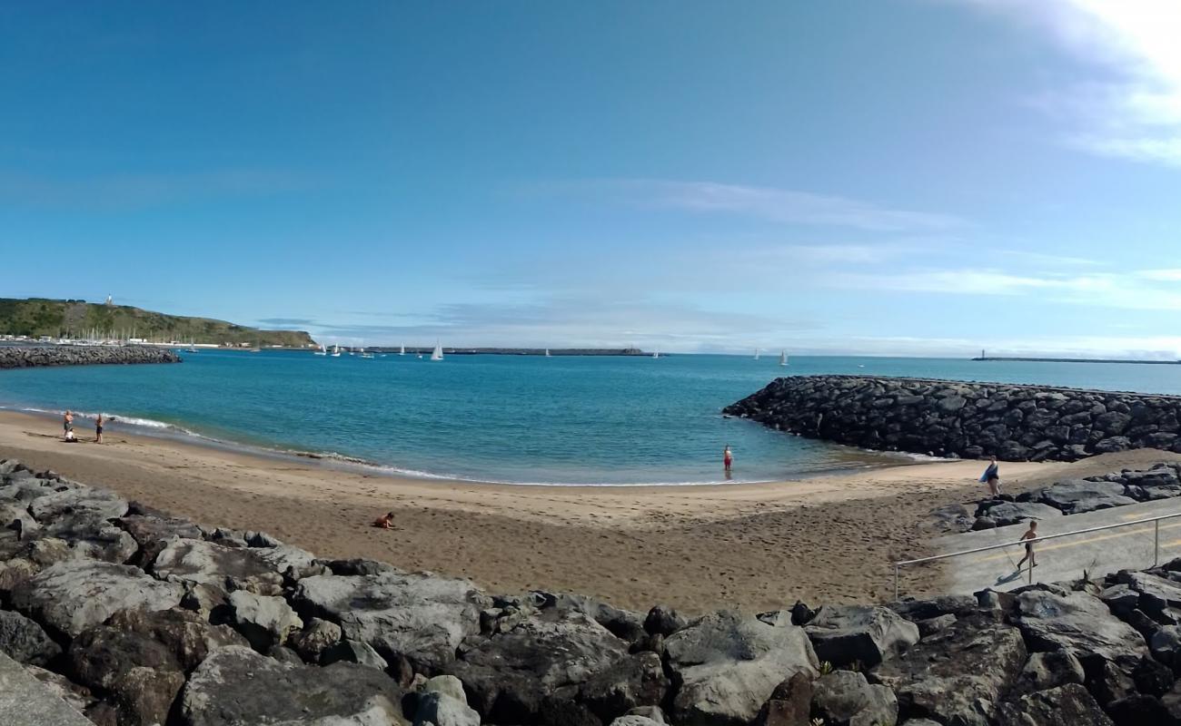 Praia Sargentos'in fotoğrafı gri kum yüzey ile