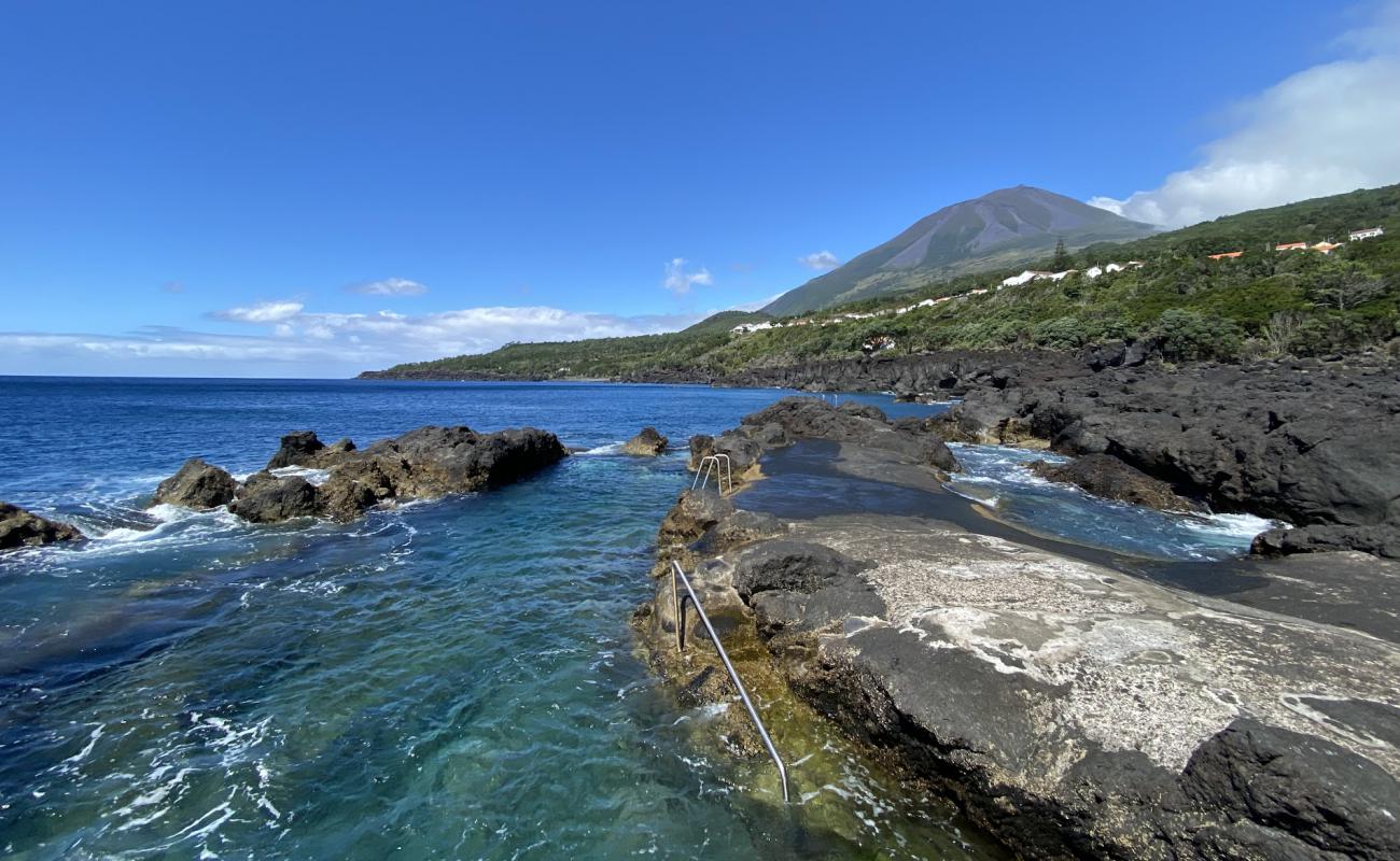 Zona Balnear Ponta do Admoiro'in fotoğrafı beton kaplı yüzey yüzey ile