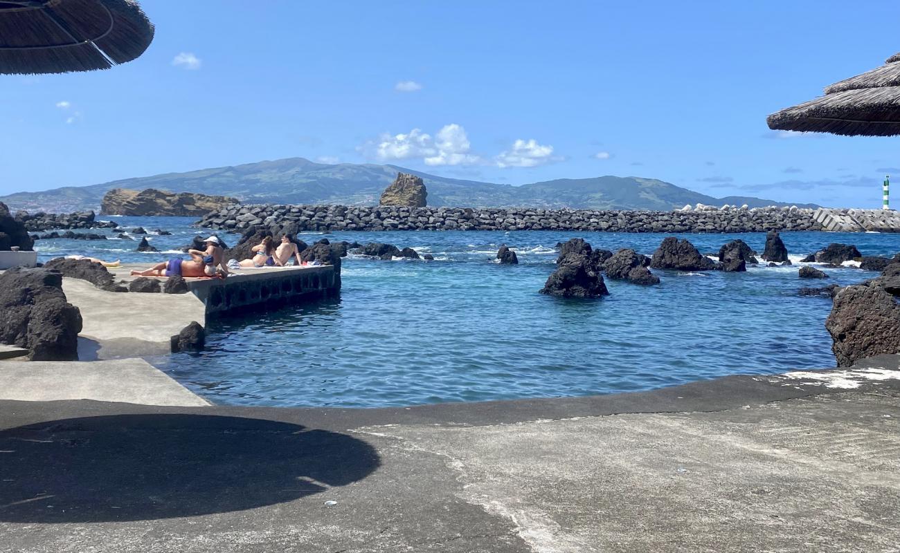 Piscina Municipal da Madalena'in fotoğrafı beton kaplı yüzey yüzey ile