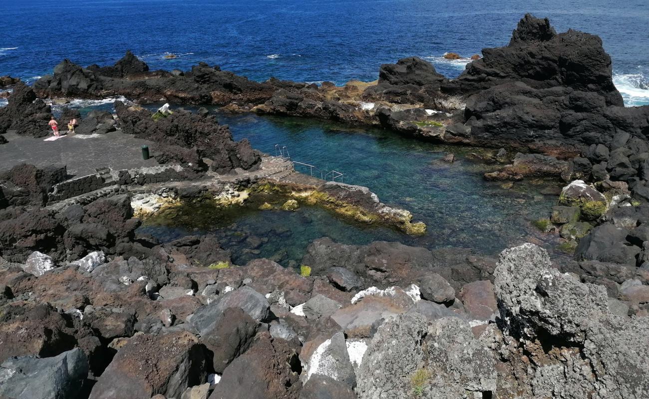 Piscina Naturais Sao Roque'in fotoğrafı beton kapak yüzey ile