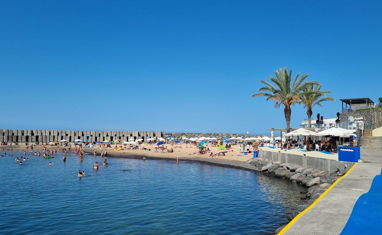 Calheta Plajı'in fotoğrafı parlak kum yüzey ile