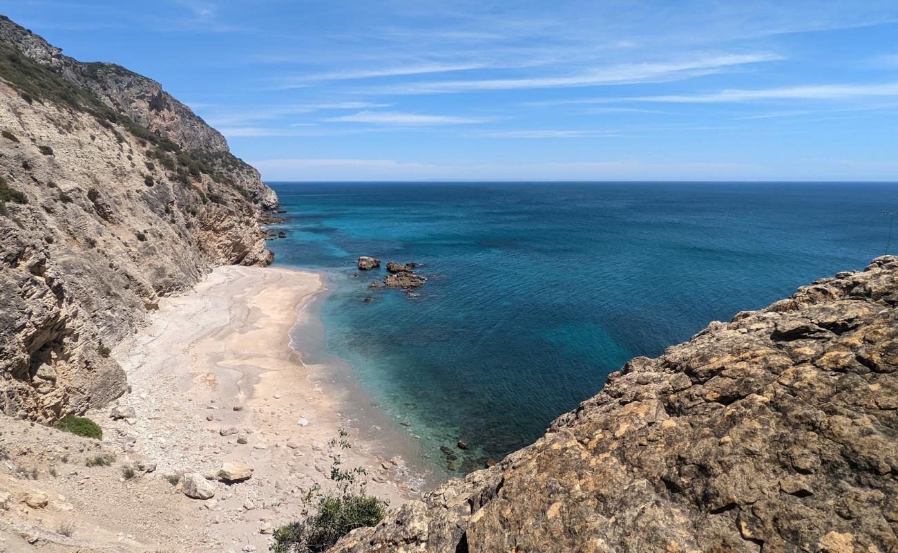 Praia da Mijona'in fotoğrafı küçük bej çakıl yüzey ile