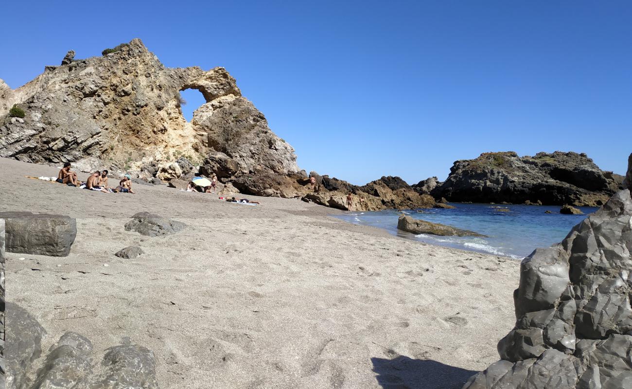 Praia do Inferno'in fotoğrafı açık bej kum yüzey ile