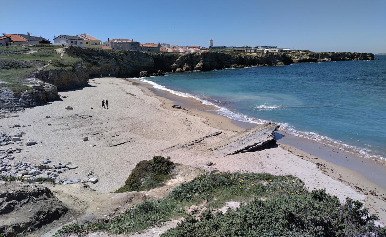 Praia do Portinho da Areia do Norte'in fotoğrafı parlak kum yüzey ile