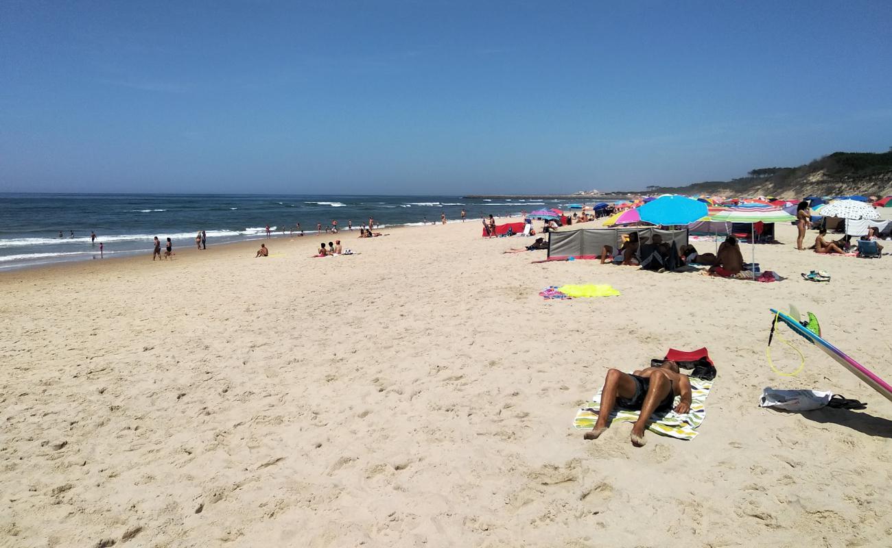 Praia de Sao Pedro de Maceda'in fotoğrafı açık bej kum yüzey ile