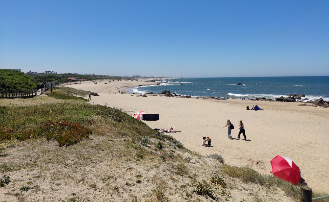 Praia da Madalena'in fotoğrafı parlak kum yüzey ile