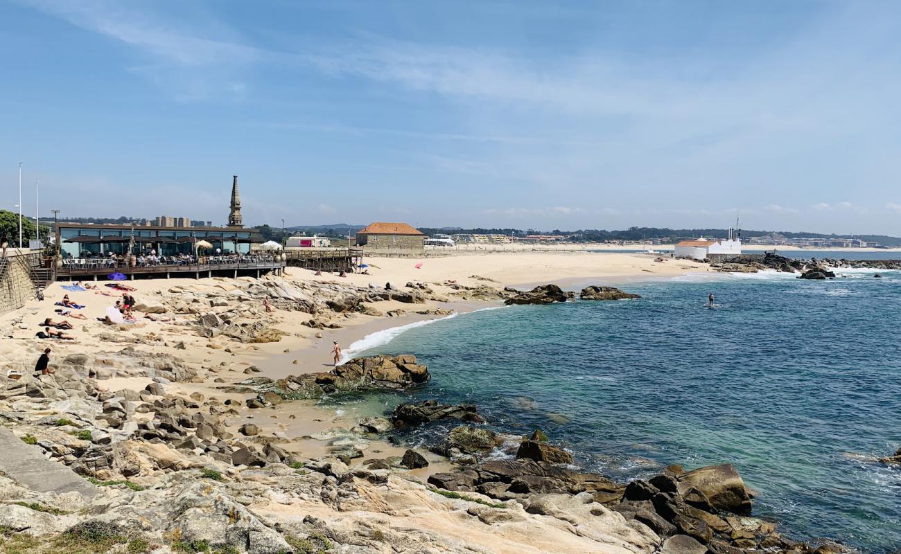 Praia da Senhora da Guia'in fotoğrafı parlak kum yüzey ile