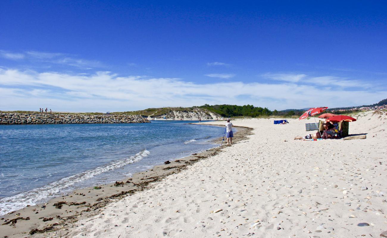 Praia de Antas'in fotoğrafı bej kum ve çakıl yüzey ile