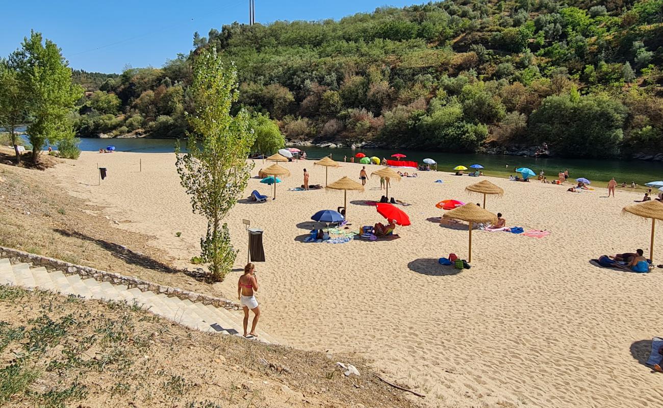 Praia de Constancia'in fotoğrafı açık bej kum yüzey ile