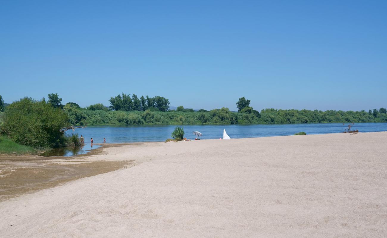 Praia fluvial do Patacao'in fotoğrafı açık bej kum yüzey ile