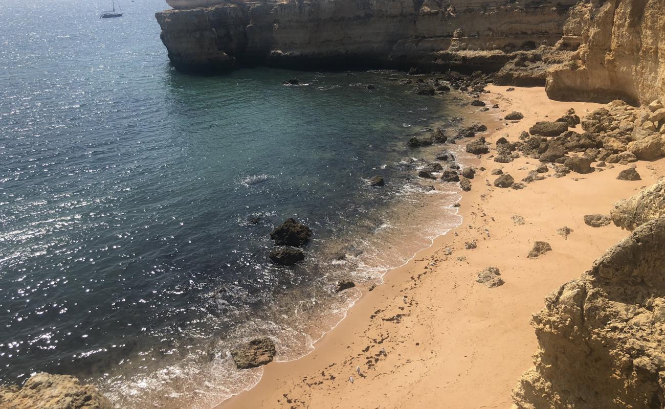 Praia da Ponta Pequena'in fotoğrafı parlak kum yüzey ile