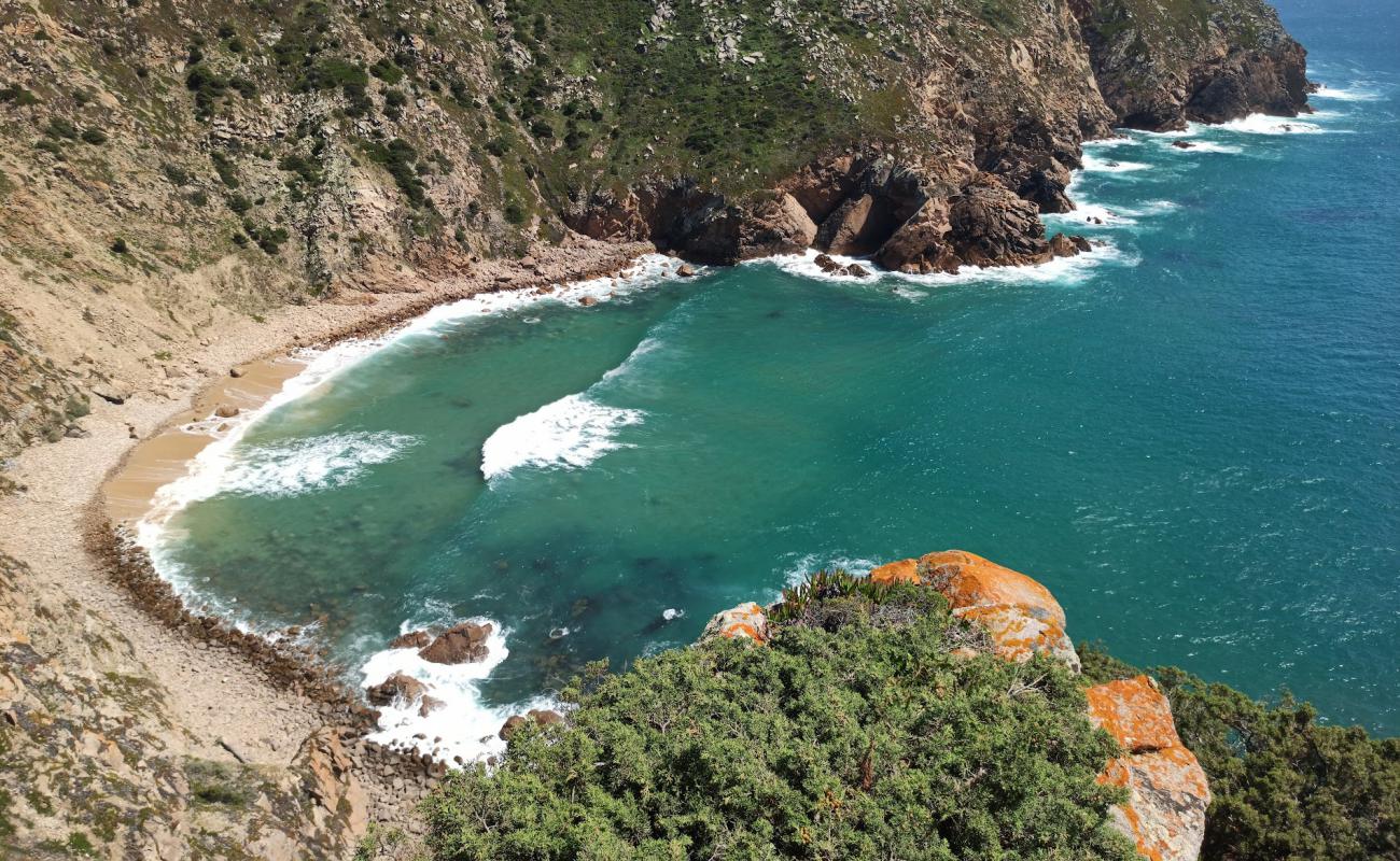 Praia de Assentiz'in fotoğrafı parlak kum yüzey ile