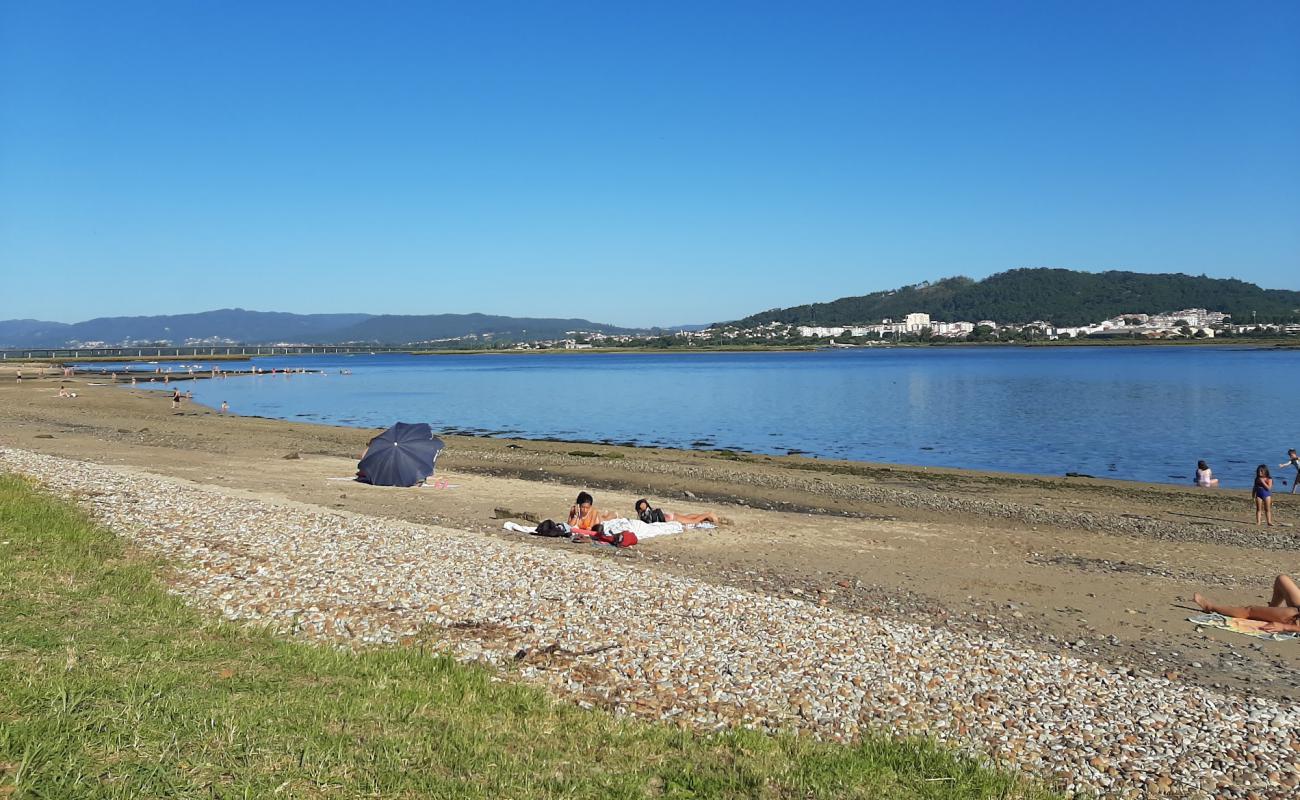 Praia Fluvial do Barracao dos Touros'in fotoğrafı açık bej kum yüzey ile