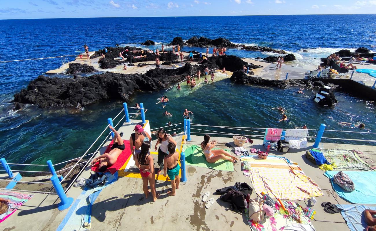 Complexo Municipal de Piscinas'in fotoğrafı beton kaplı yüzey yüzey ile