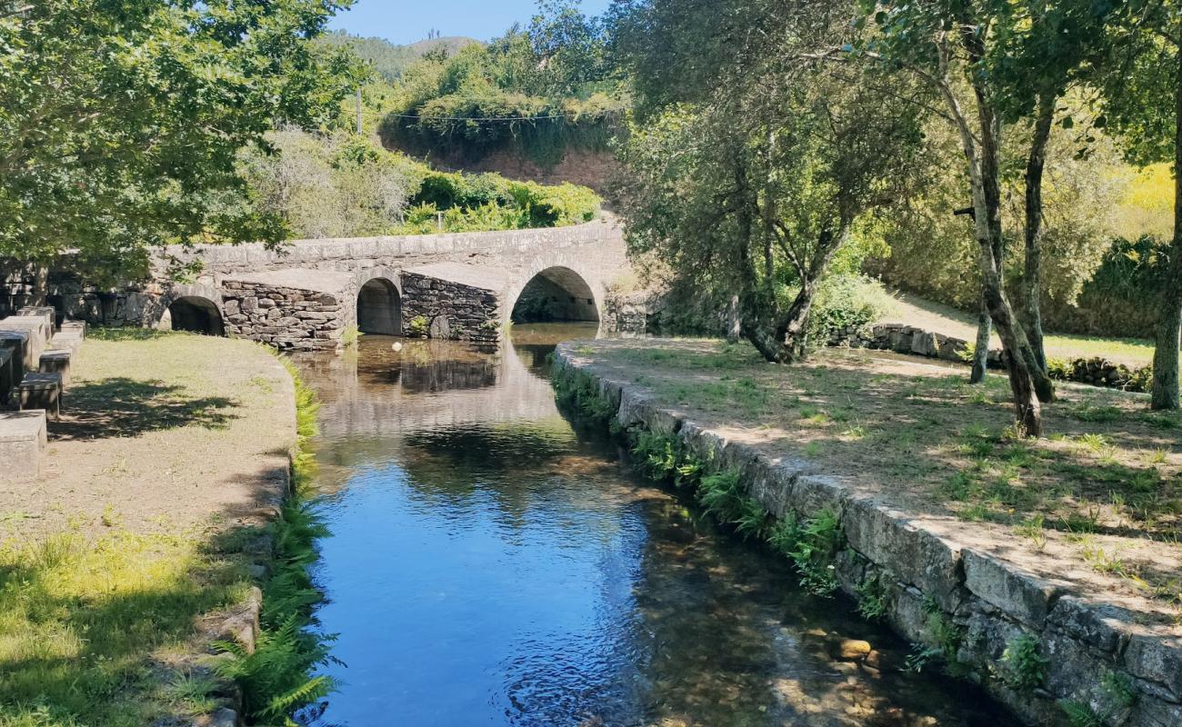 Praia Fluvial da Balsa'in fotoğrafı çim yüzey ile