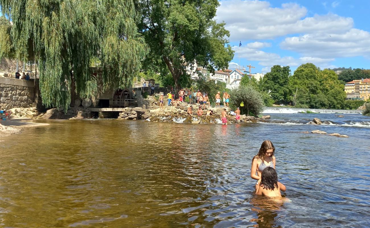Praia Fluvial Aurora'in fotoğrafı açık bej kum yüzey ile