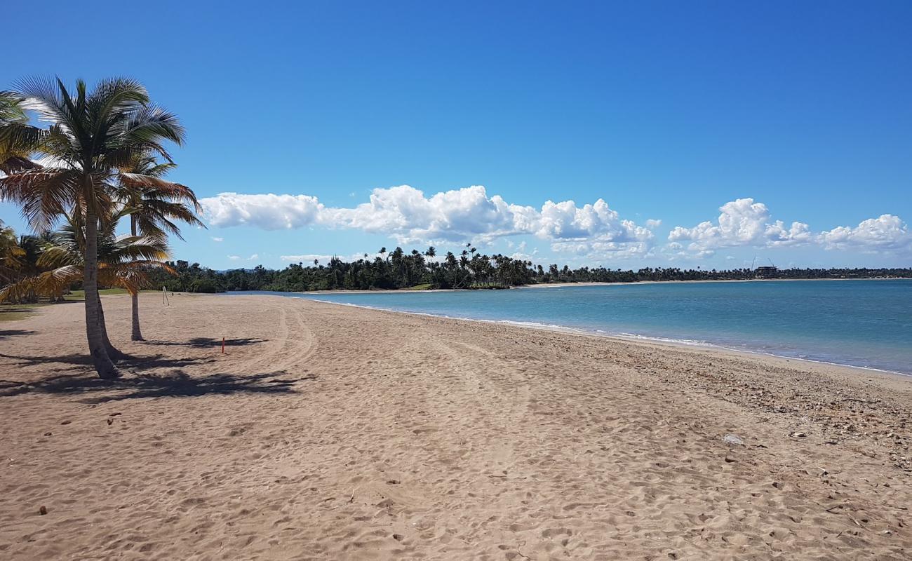 Playa de Beau'in fotoğrafı parlak kum yüzey ile