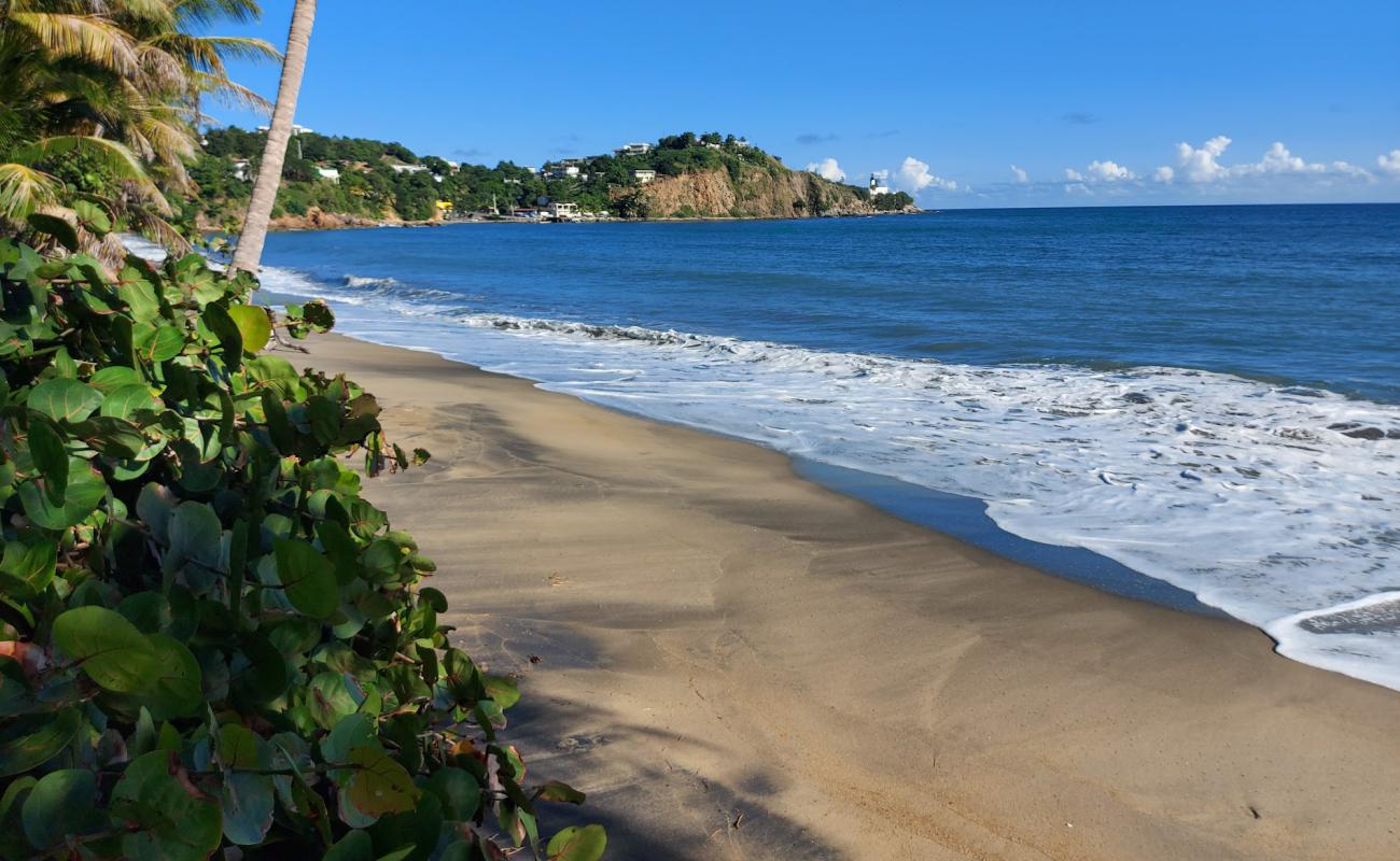 Playa Los Bohios'in fotoğrafı gri kum yüzey ile