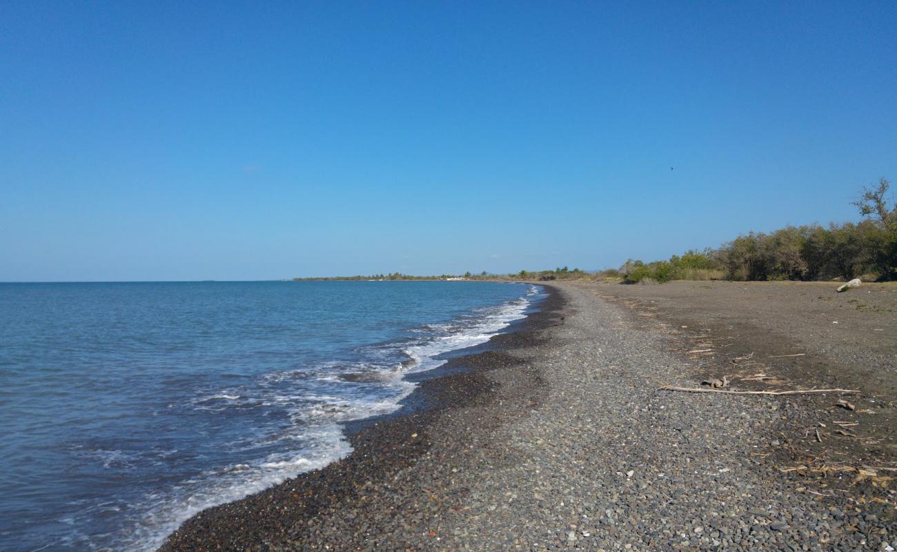 Playa Bizarreta'in fotoğrafı gri ince çakıl taş yüzey ile