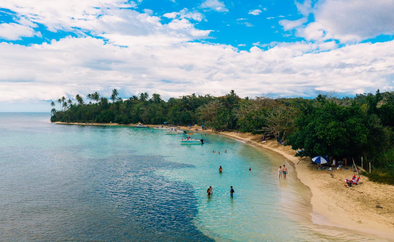 Playa Buye'in fotoğrafı parlak ince kum yüzey ile