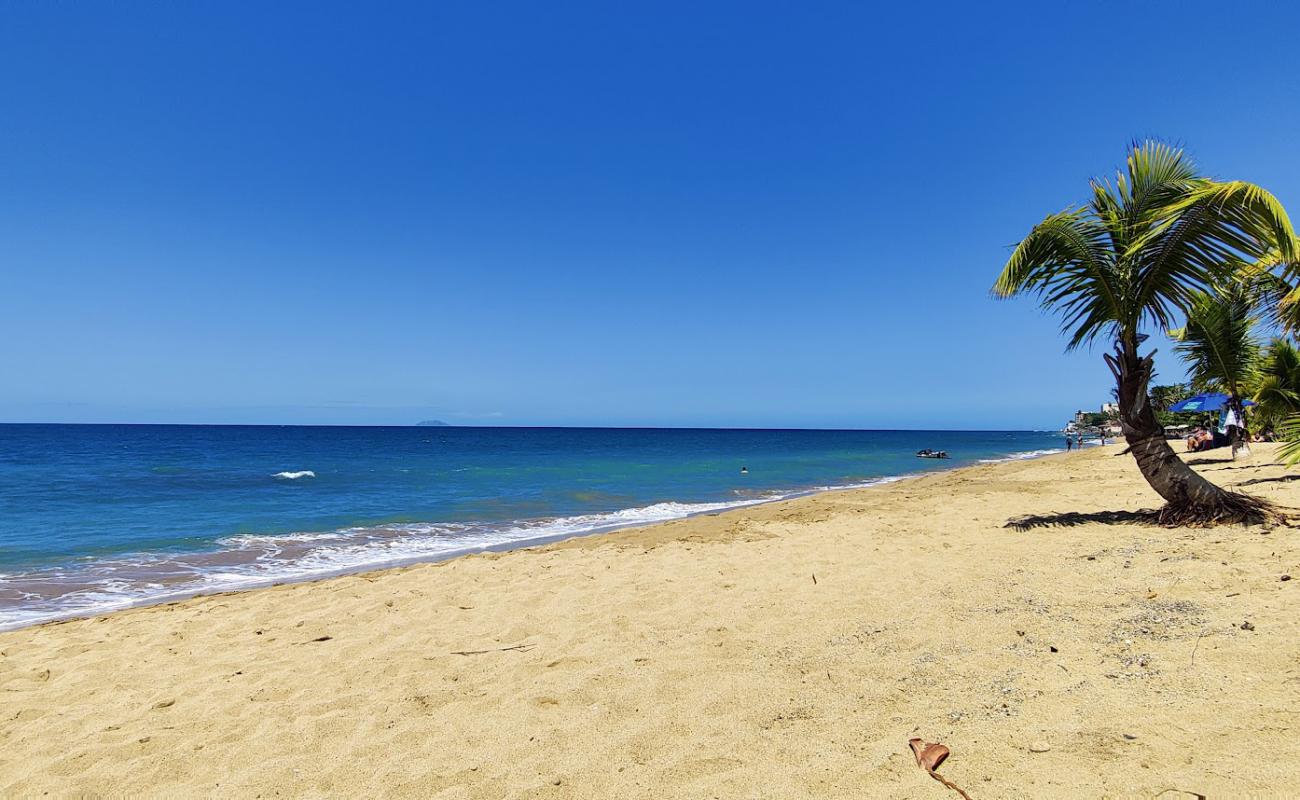 Playa Los Almendros'in fotoğrafı parlak ince kum yüzey ile