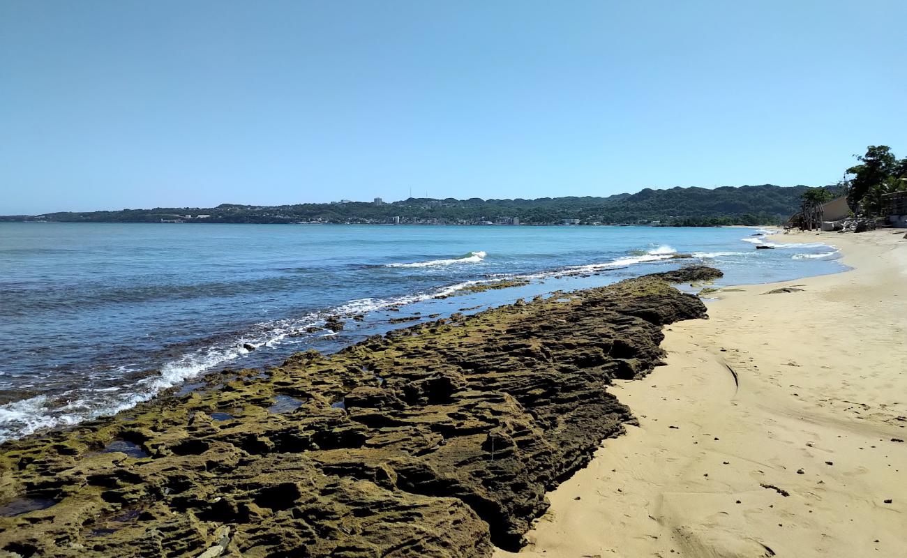 Espinar beach East'in fotoğrafı parlak kum yüzey ile