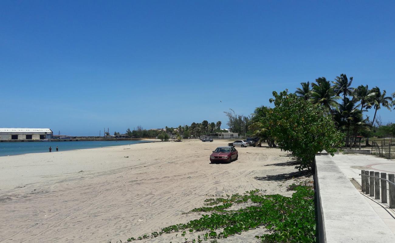 Playa Albacoa'in fotoğrafı parlak kum yüzey ile