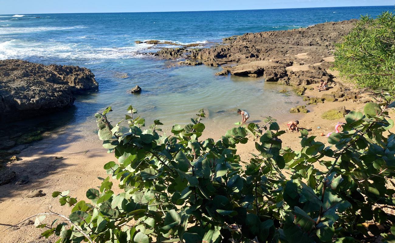 Maria's beach'in fotoğrafı taşlı kum yüzey ile