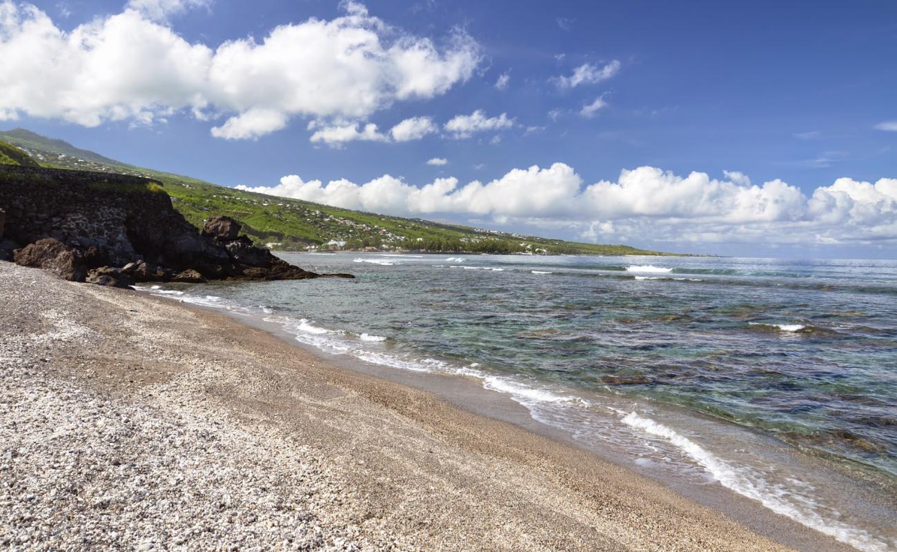 Saint leu Beach'in fotoğrafı çakıl ile kum yüzey ile